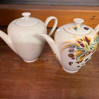 Teiera e caraffa in porcellana dipinta a mano