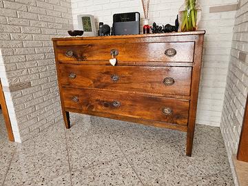 mobile/Cassettone rustico in legno massello