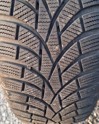 Pneumatici 4 invernali 215/65R17 103V