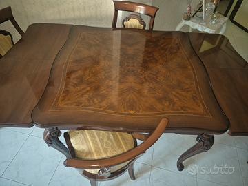tavolo in legno  allungabile 