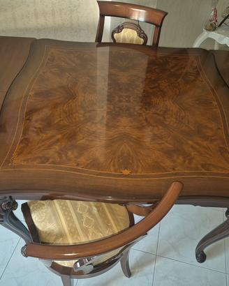 tavolo in legno  allungabile 