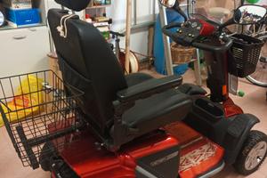 Scooter elettrico per persone invalide