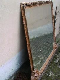 DUE SPECCHI : a)  Grande antico, b) tondo anni '60