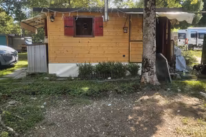 preingresso in legno per roulotte