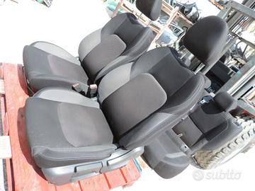 Interno Sedili Nissan Qashqai j11