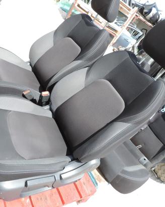 Interno Sedili Nissan Qashqai j11