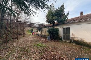 Agro di Mirabello-Casa semindipendente con terreno
