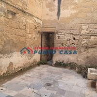 Via XX Settembre - Intero stabile da ristrutturare