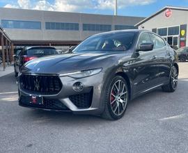 Maserati Levante s q4 430cv
