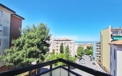 TRILOCALE CON VISTA MARE