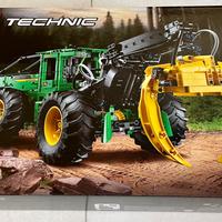 Lego Technic 42157 - Trattore John Deere 948L - II