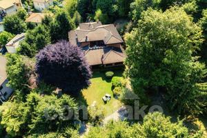 Villa di 400 m² con più di 5 locali e box auto dop