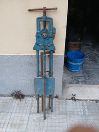 Morsetto a cavalletto per tubi