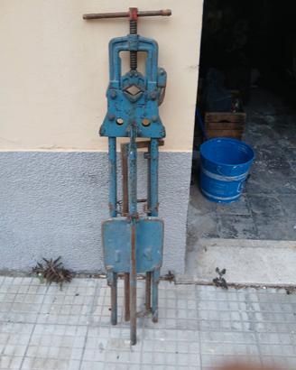 Morsetto a cavalletto per tubi