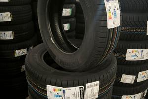 Gomme NUOVE Continental 175/65 R14 82T UltraContac