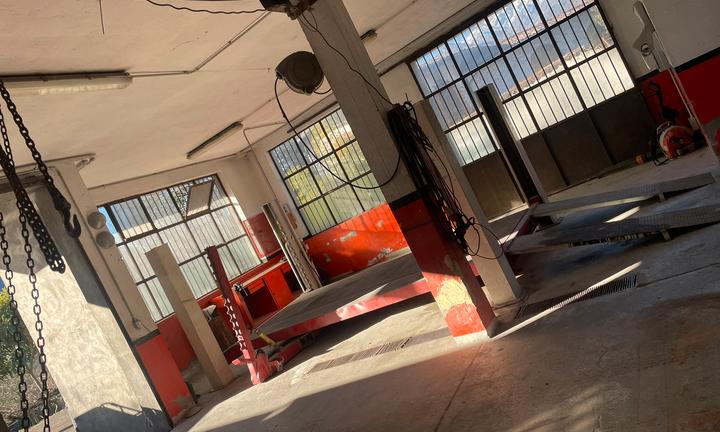 Magazzino-garage -spazio commerciale