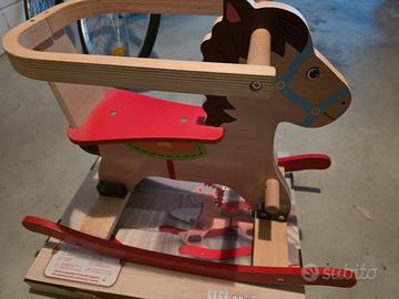 cavallo  legno a dondolo