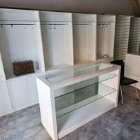 Arredamento negozio abbigliamento