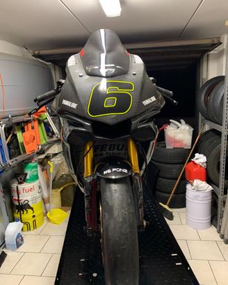 Yamaha R1 2016