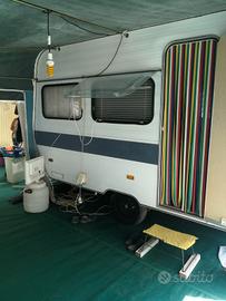 Roulotte adria in rimessaggio a Palinuro