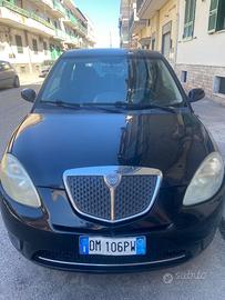 Lancia y
