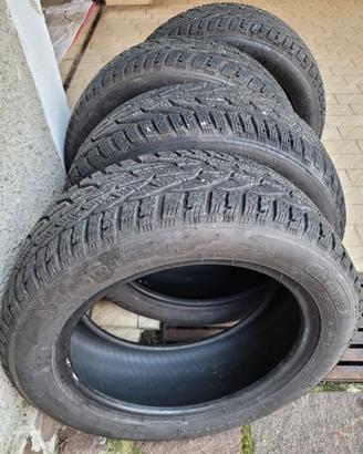 4 gomme invernali 205/55/16 Taurus (Michelin)