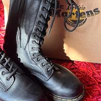Dr. Martens 1B99 nere in pelle Virginia