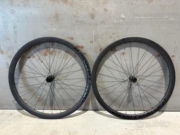 coppia ruote trek bontrager pro 37 disc