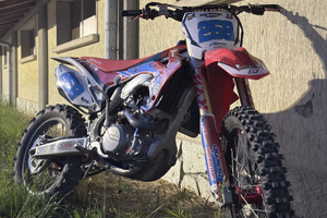 Crf 450 r (red moto)