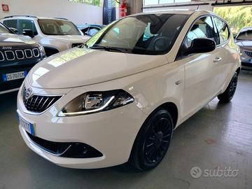 LANCIA Ypsilon 1.0 Hybrid Silver