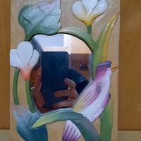 Specchio con cornice indonesiana