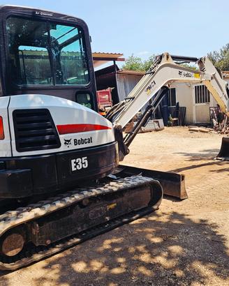 Escavatore Bobcat E35