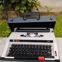 Macchina da scrivere Alma 105