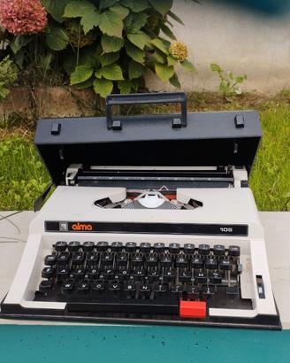 Macchina da scrivere Alma 105