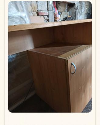 scrivania in legno