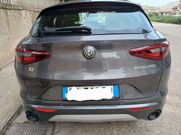 portellone Alfa Stelvio cofano paraurti stop post 