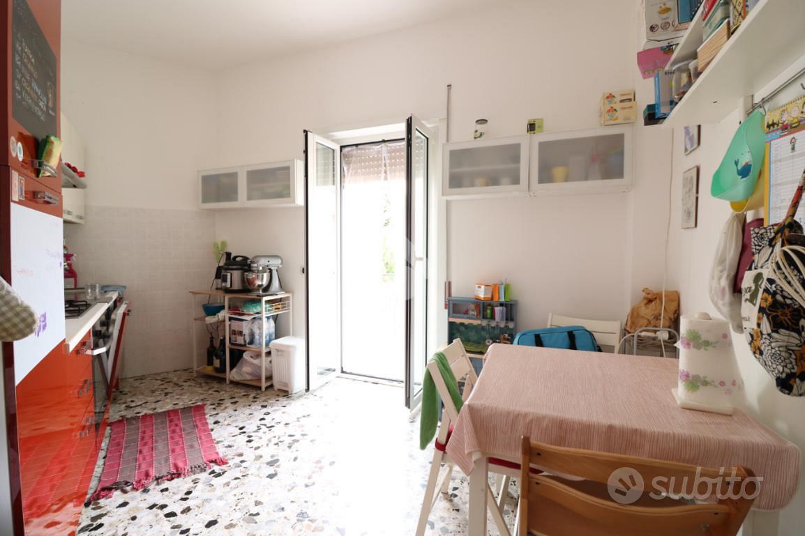 3 LOCALI A GENZANO DI ROMA - Vista 6