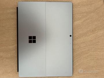 Microsoft Surface Pro 9 / 8GB RAM / Intel i5