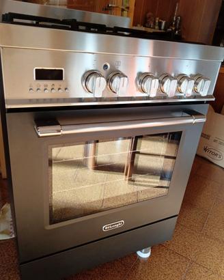 cucina a gas con forno elettrico DeLonghi