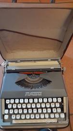 Macchina da scrivere Montana