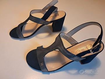 sandali in camoscio e laminato blu