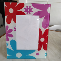 Cornice a giorno con disegni floreali