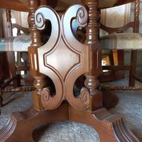 tavolo rotondo in legno