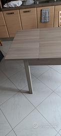 Tavolo da cucina 