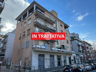3 LOCALI A ROMA