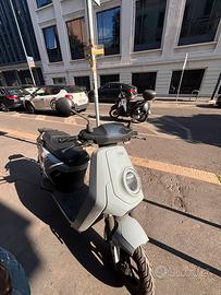 NIU MQi GT - Scooter Elettrico (125cc)