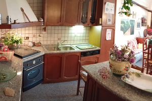 Bifamiliare più monolocale, posti auto riservati