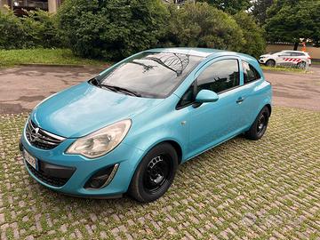 Opel corsa 1.2 benz.cambio automatico AUTOCARRO