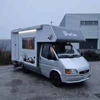 Camper Ford Transit restaurato da zero