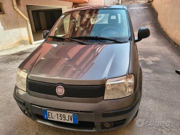 macchina fiat panda